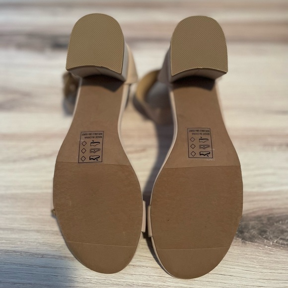 NEVER WORN Qupid Mid Block Heel Sandals in Beige- Size 6.5 - Picture 7 of 7